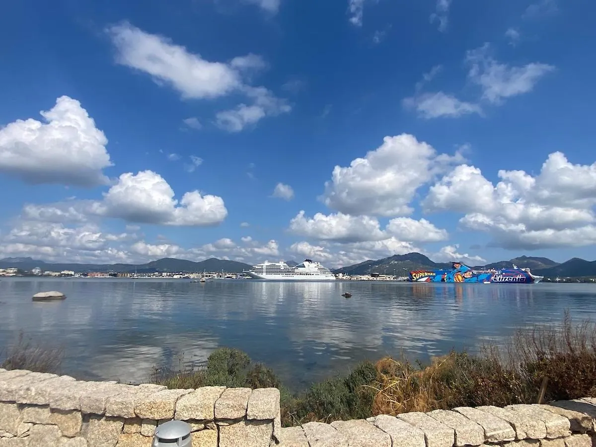 Moys Apartment Sea View Olbia